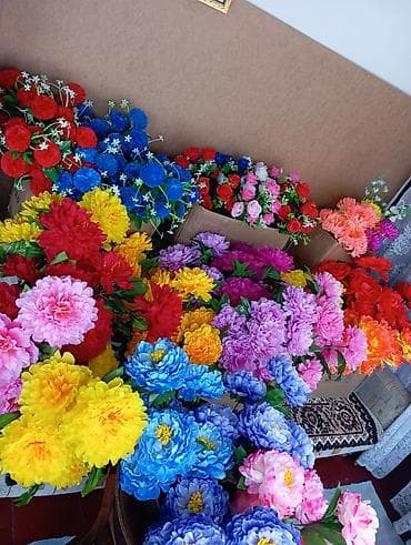 Искусственные цветы в наличии 💰 от 15 до 550 сом 🚚 Бесплатная доставка at lalafo.kg Искусственные цветы в наличии 💰 от 15 до 550 сом 🚚 Бесплатная доставка