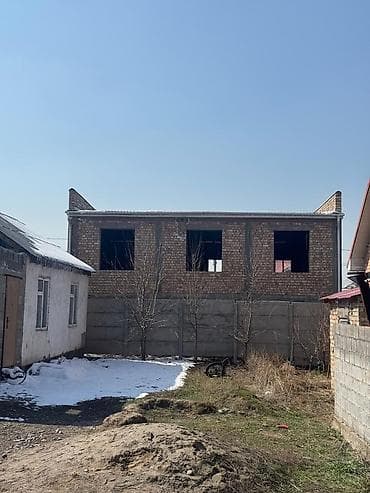 Продаётся двухэтажный кирпичный дом (коробка) с монолитными at lalafo.kg Продаётся двухэтажный кирпичный дом (коробка) с монолитными