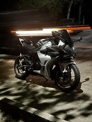 Спортбайк CFMoto, 450 куб. см, Бензин, Взрослый, Б/у at lalafo.kg Спортбайк CFMoto, 450 куб. см, Бензин, Взрослый, Б/у