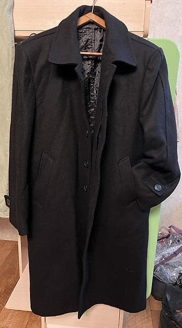 Мужское пальто классического кроя, черное at lalafo.kg Мужское пальто классического кроя, черное