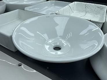 Раковина для ванной, Особенности: Глянцевое, Круглая форма, Материал: Керамика, Размер: 41 x 41 см at lalafo.kg Раковина для ванной, Особенности: Глянцевое, Круглая форма, Материал: Керамика, Размер: 41 x 41 см