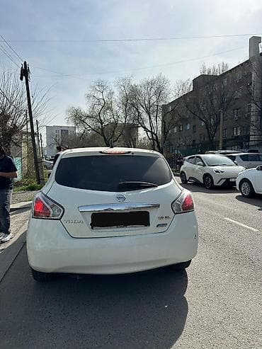 Nissan Tiida: 2014 г., 1.8 л, Автомат, Бензин, Хэтчбэк at lalafo.kg Nissan Tiida: 2014 г., 1.8 л, Автомат, Бензин, Хэтчбэк