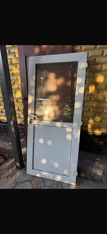 ПВХ дверь со стеклопакетом - Материал: пластиковый профиль (ПВХ) at lalafo.kg ПВХ дверь со стеклопакетом - Материал: пластиковый профиль (ПВХ)