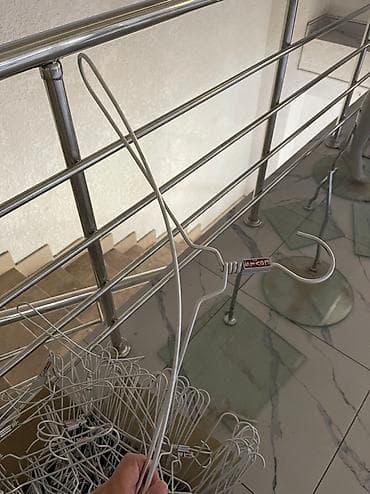 Вешалки, плечики, Самовывоз at lalafo.kg Вешалки, плечики, Самовывоз