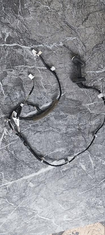 Проводки двери задняя правая Toyota Rav4 2019г.в.-2023г.в. Описание: - at lalafo.kg Проводки двери задняя правая Toyota Rav4 2019г.в.-2023г.в. Описание: -