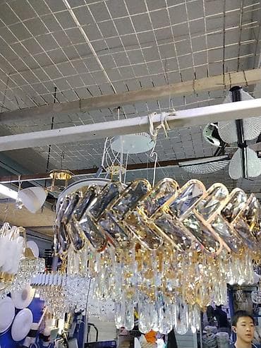 Подвесная хрустальная люстра - Тип: потолочная/подвесная люстра с at lalafo.kg Подвесная хрустальная люстра - Тип: потолочная/подвесная люстра с