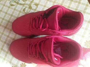 Мужские кроссовки, 42, Air Jordan, Б/у, цвет - Красный, Самовывоз at lalafo.kg Мужские кроссовки, 42, Air Jordan, Б/у, цвет - Красный, Самовывоз