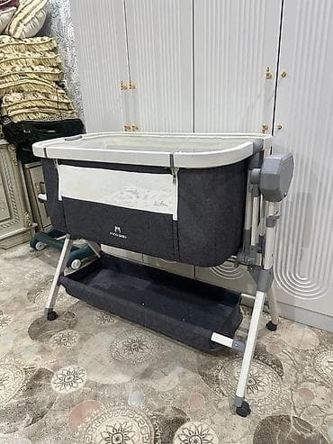 Детская приставная кроватка, С колесиками, цвет - Серый at lalafo.kg Детская приставная кроватка, С колесиками, цвет - Серый