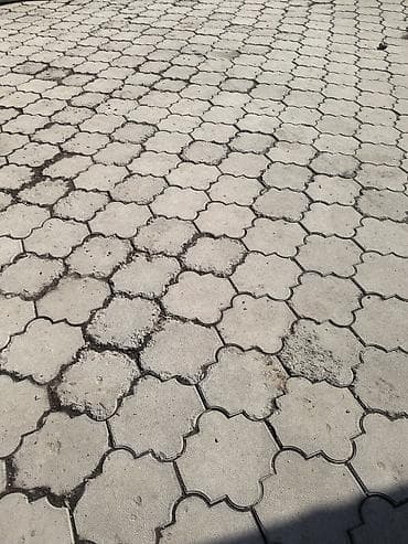 Тротуардык плитка: Отдам даром. Самовывоз и демонтаж. Тротуарная плитка «Четырёхлистник» lalafo.kg да — 2 Тротуардык плитка: Отдам даром. Самовывоз и демонтаж. Тротуарная плитка «Четырёхлистник» — 2