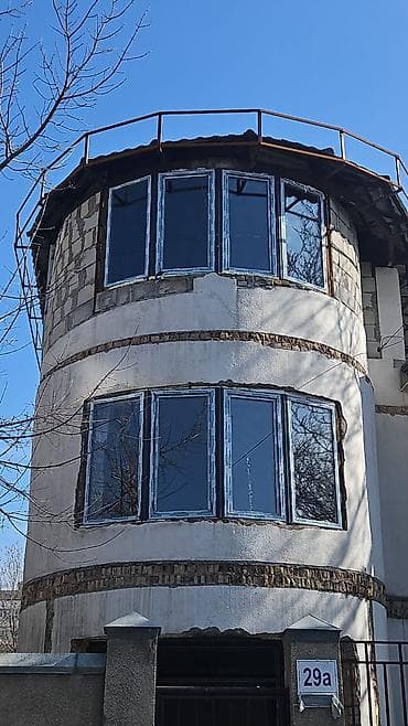 Продаётся трёхэтажный дом круглой формы с панорамным остеклением по lalafo.kg да Продаётся трёхэтажный дом круглой формы с панорамным остеклением по