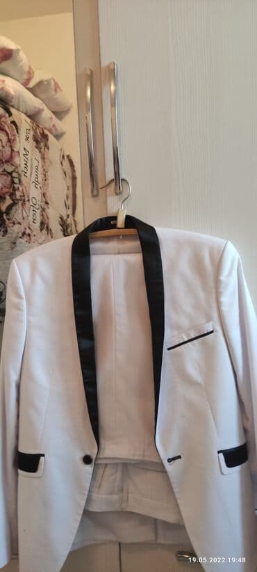 Продается костюм комплект . Состояние хорошее. Одели только два раза at lalafo.kg Продается костюм комплект . Состояние хорошее. Одели только два раза