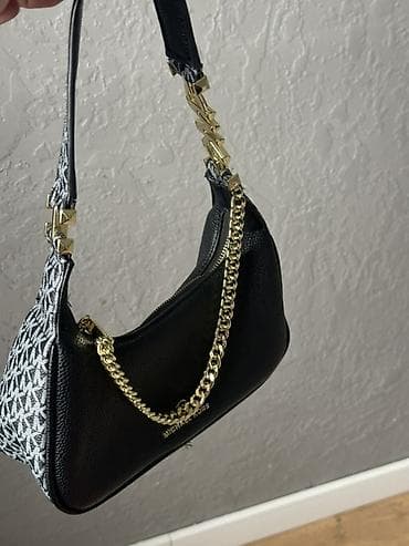 Классическая сумка, Michael Kors, Материал: Экокожа, Застежка на молнии, Женские at lalafo.kg Классическая сумка, Michael Kors, Материал: Экокожа, Застежка на молнии, Женские