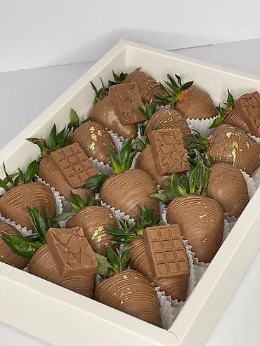 Бонбоньерки: Клубника в шоколаде — подарочные наборы - Крупная свежая клубника at lalafo.kg — 2 Бонбоньерки: Клубника в шоколаде — подарочные наборы - Крупная свежая клубника — 2