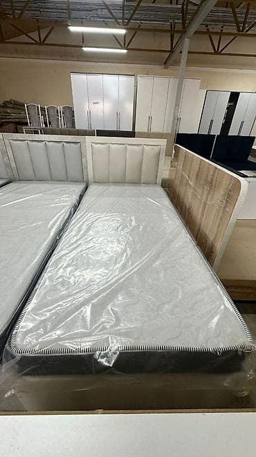 Односпальная кровать с мягким изголовьем и матрасом - Размер at lalafo.kg Односпальная кровать с мягким изголовьем и матрасом - Размер