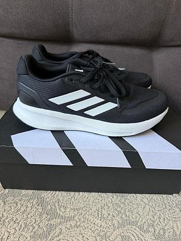 Кроссовки Adidas (модель на базе Cloudfoam/OrthoLite) - Цвет: черный at lalafo.kg Кроссовки Adidas (модель на базе Cloudfoam/OrthoLite) - Цвет: черный