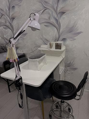 Маникюрный стол с оборудованием для салона/кабинета. Сдаю at lalafo.kg Маникюрный стол с оборудованием для салона/кабинета. Сдаю