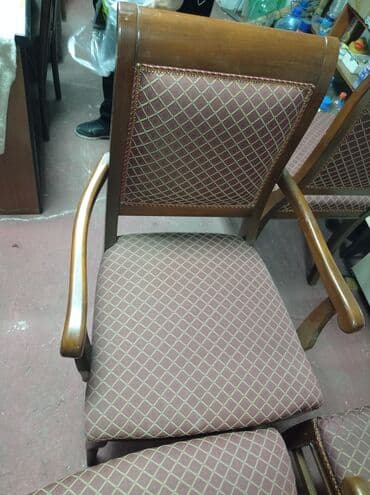 Стул для кафе, ресторанов, Б/у, Дерево, цвет - Коричневый at lalafo.kg Стул для кафе, ресторанов, Б/у, Дерево, цвет - Коричневый