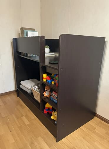 Детский диван, Б/у, цвет - Коричневый at lalafo.kg Детский диван, Б/у, цвет - Коричневый