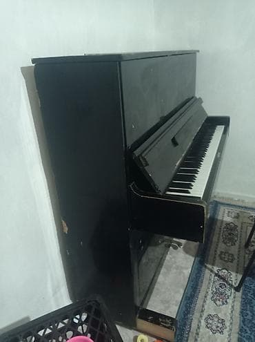 Пианино «Украина» (вертикальное) - Акустическое пианино классической at lalafo.kg Пианино «Украина» (вертикальное) - Акустическое пианино классической