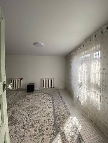 Сдается отдельное помещение в частном доме с отоплением и базовой at lalafo.kg Сдается отдельное помещение в частном доме с отоплением и базовой