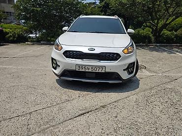 Kia Niro: 2019 г., 1.8 л, Вариатор, Гибрид, Лифтбек at lalafo.kg Kia Niro: 2019 г., 1.8 л, Вариатор, Гибрид, Лифтбек