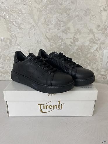 Кеды Tirenti Shoes, черные - Модель: низкие кеды/кроссовки at lalafo.kg Кеды Tirenti Shoes, черные - Модель: низкие кеды/кроссовки