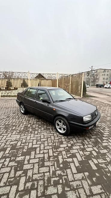 Roewe: Volkswagen Vento: 1994 г., 1.8 л, Механика, Бензин, Седан lalafo.kg да — 1 Roewe: Volkswagen Vento: 1994 г., 1.8 л, Механика, Бензин, Седан — 1