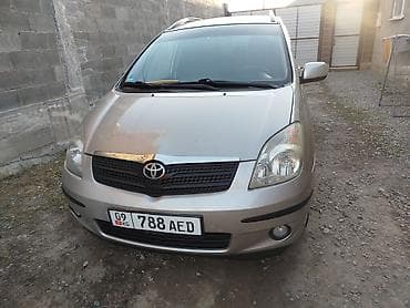 Toyota Corolla Verso: 2003 г., 1.8 л, Автомат, Бензин, Минивэн at lalafo.kg Toyota Corolla Verso: 2003 г., 1.8 л, Автомат, Бензин, Минивэн