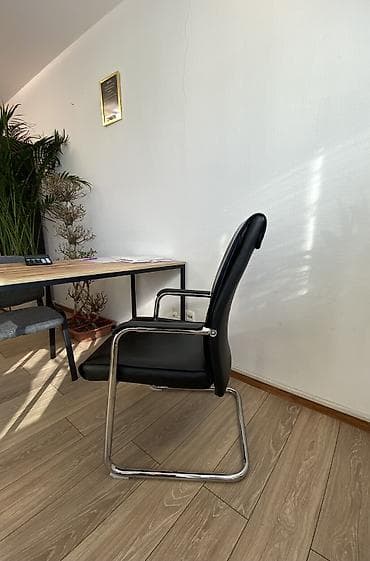 Офисный стул, Б/у, цвет - Черный, Другой материал at lalafo.kg Офисный стул, Б/у, цвет - Черный, Другой материал