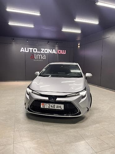 Toyota Corolla: 2019 г., 1.8 л, Вариатор, Гибрид, Седан at lalafo.kg Toyota Corolla: 2019 г., 1.8 л, Вариатор, Гибрид, Седан