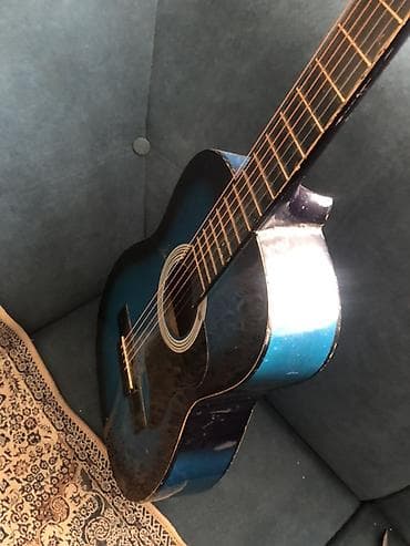 Акустическая гитара 4/4, классического типа с нейлоновыми струнами at lalafo.kg Акустическая гитара 4/4, классического типа с нейлоновыми струнами