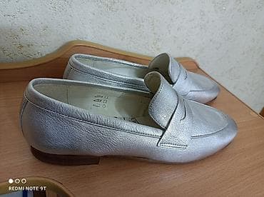 Женские лоферы серебристого цвета - Модель: классические penny at lalafo.kg Женские лоферы серебристого цвета - Модель: классические penny