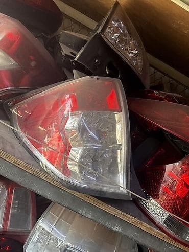 Задние фонари для автомобиля (левый/правый), оригинальная оптика at lalafo.kg Задние фонари для автомобиля (левый/правый), оригинальная оптика
