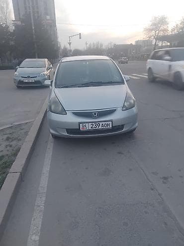 Honda Fit: 2003 г., 1.3 л, Автомат, Бензин, Хэтчбэк at lalafo.kg Honda Fit: 2003 г., 1.3 л, Автомат, Бензин, Хэтчбэк