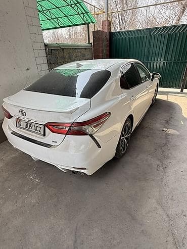 Toyota Camry: 2018 г., Автомат, Бензин, Седан at lalafo.kg Toyota Camry: 2018 г., Автомат, Бензин, Седан