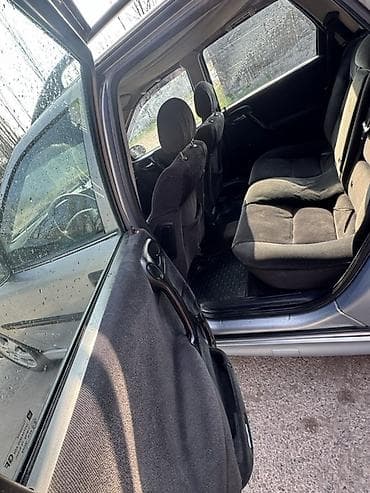 Vauxhall: Opel Vectra: 2002 г., 1.6 л, Бензин, Универсал at lalafo.kg — 9 Vauxhall: Opel Vectra: 2002 г., 1.6 л, Бензин, Универсал — 9