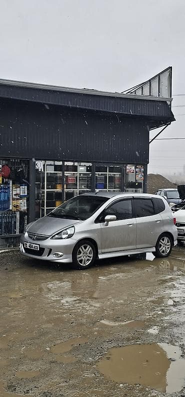 Honda Jazz: 2006 г., 1.5 л, Вариатор, Бензин, Хэтчбэк at lalafo.kg Honda Jazz: 2006 г., 1.5 л, Вариатор, Бензин, Хэтчбэк