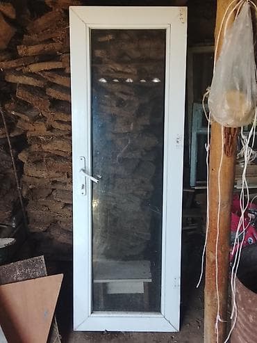 Пластиковая дверь, Б/у, Со стеклом, Кыргызстанская at lalafo.kg Пластиковая дверь, Б/у, Со стеклом, Кыргызстанская
