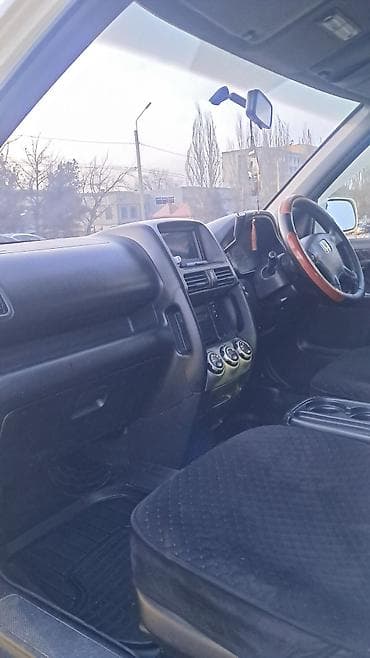 Honda — правый руль, компактвэн/минивэн. Интерьер черный, практичный и at lalafo.kg Honda — правый руль, компактвэн/минивэн. Интерьер черный, практичный и