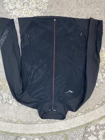 Олимпийка, Mizuno, На молнии, Япония, M at lalafo.kg Олимпийка, Mizuno, На молнии, Япония, M