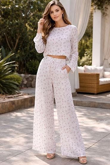 Женский комплект из двух предметов с мелким цветочным принтом. Состав at lalafo.kg Женский комплект из двух предметов с мелким цветочным принтом. Состав