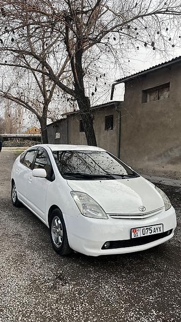 Toyota Prius: 2005 г., 1.5 л, Вариатор, Гибрид, Хэтчбэк at lalafo.kg Toyota Prius: 2005 г., 1.5 л, Вариатор, Гибрид, Хэтчбэк