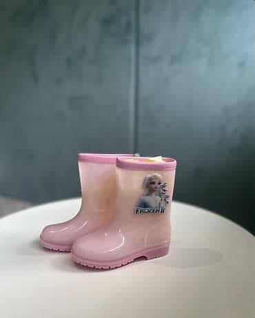 Детские резиновые сапоги «Frozen » - Цвет: нежно‑розовый с блёстками at lalafo.kg Детские резиновые сапоги «Frozen » - Цвет: нежно‑розовый с блёстками