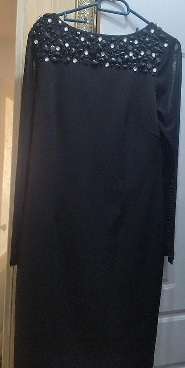 Вечернее платье, Коктейльное, Короткая модель, Трикотаж, С рукавами, Стразы, L at lalafo.kg Вечернее платье, Коктейльное, Короткая модель, Трикотаж, С рукавами, Стразы, L