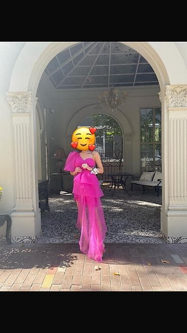 Продаю вечернее платье! Очень красивое вечернее платье, надевали at lalafo.kg Продаю вечернее платье! Очень красивое вечернее платье, надевали