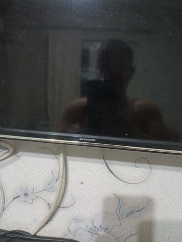 Телевизор Skyworth (плоская панель) - Диагональ: примерно 43–50" at lalafo.kg Телевизор Skyworth (плоская панель) - Диагональ: примерно 43–50"
