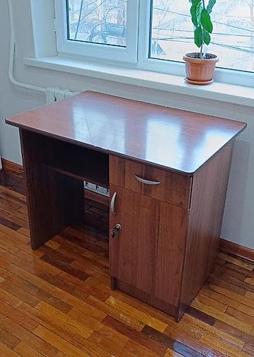 Офис эмереги: Недорого. Продаю Б/У письменный стол. Габаритные размеры: длина 90,5 lalafo.kg да — 1 Офис эмереги: Недорого. Продаю Б/У письменный стол. Габаритные размеры: длина 90,5 — 1