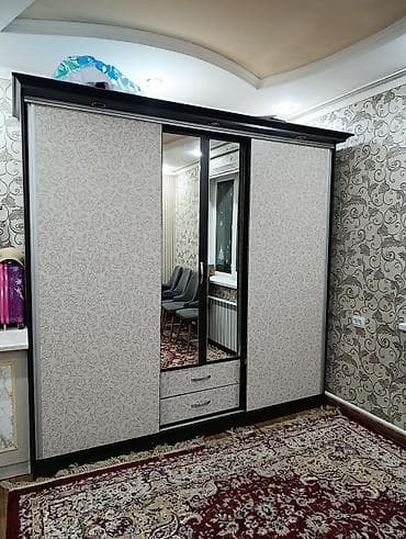 Шкаф купе, С зеркалом, Другой материал at lalafo.kg Шкаф купе, С зеркалом, Другой материал