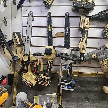 Аккумуляторная цепная пила, представленная в различных моделях at lalafo.kg Аккумуляторная цепная пила, представленная в различных моделях