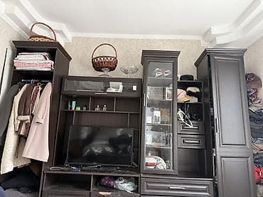 Гарнитур для зала, Тумба под ТВ, ДСП, цвет - Коричневый at lalafo.kg Гарнитур для зала, Тумба под ТВ, ДСП, цвет - Коричневый